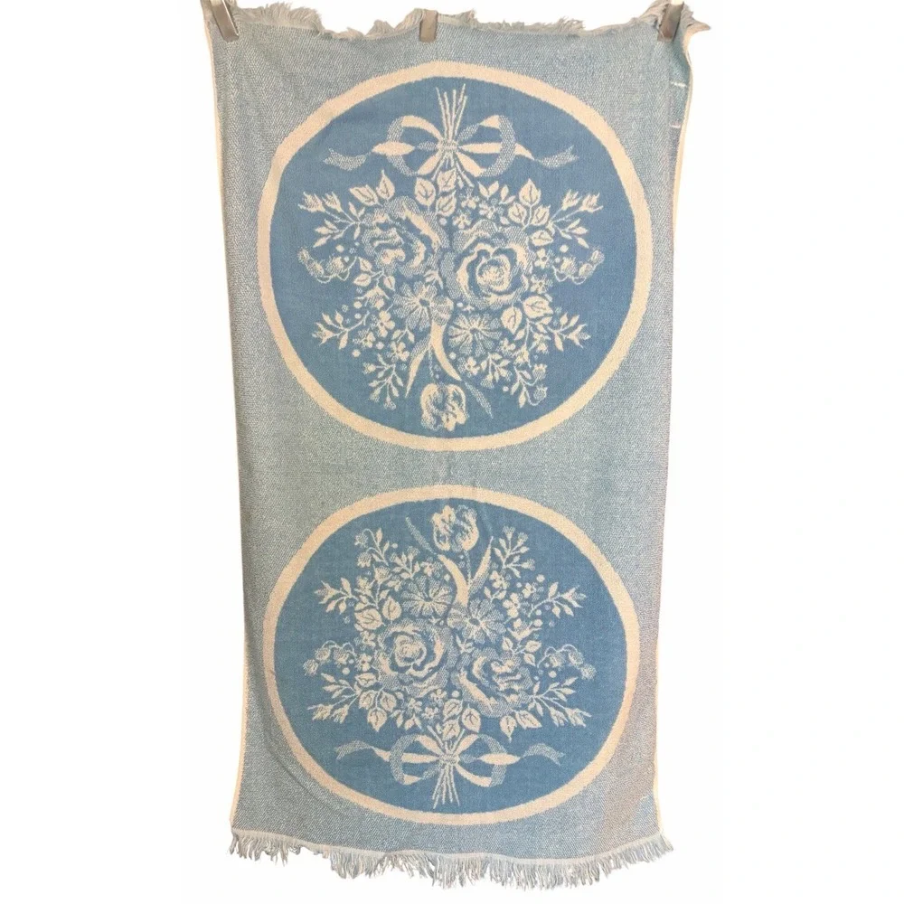 Vtg Blue Floral Bath Towel Cottagecore Shabby Chic Retro‎ Granny 41.5x24.5